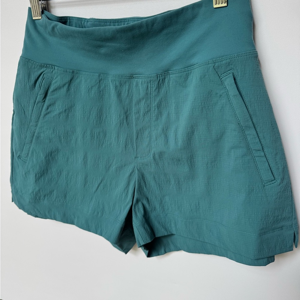 Athleta Trekkie North Short